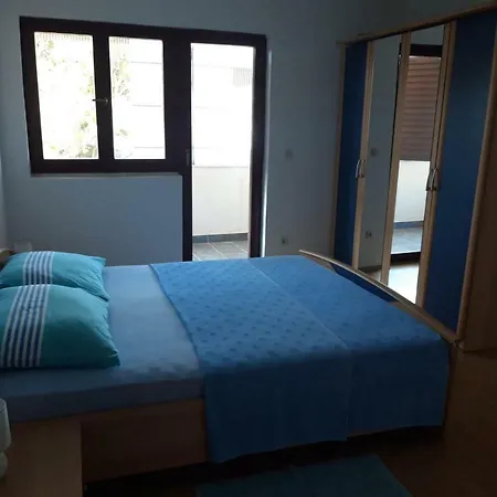 Apartment Nessy Baska Voda